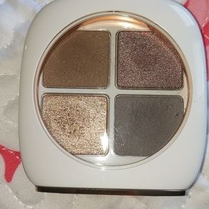 Flower beauty eyeshadow quad